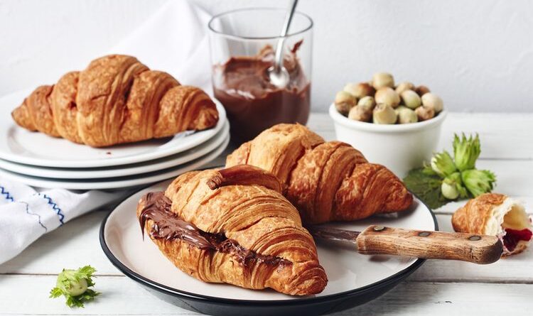 Croissant Paris Simbol Kebanggaan Kuliner Kota Cahaya