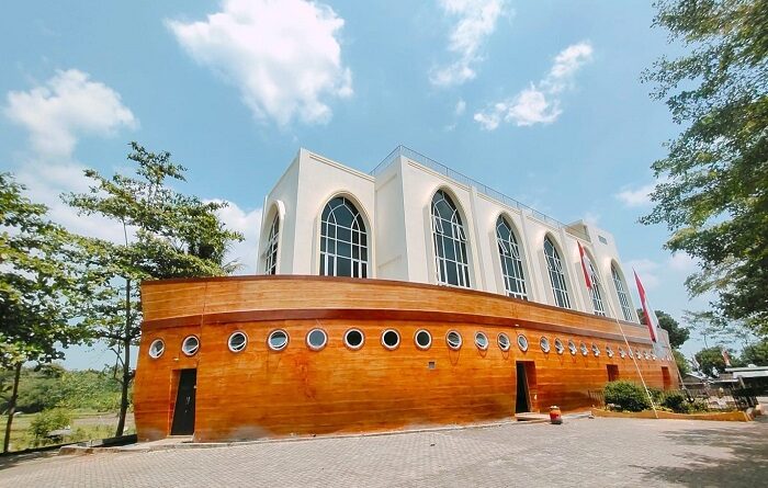 Masjid Kapal Semarang Dengan Desain Yang Sangat Unik