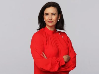 Natasha Robinson Raih Penghargaan Besar Di Excellence