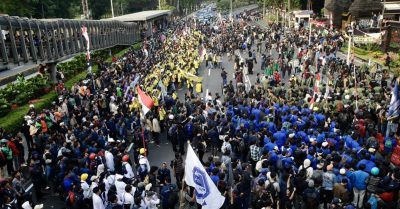 Aksi Protes Paksa Pemerintah Cabut Tunjangan DPR Kontroversial