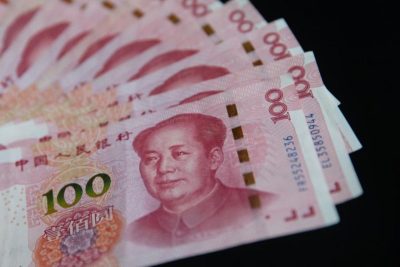 China Tahan Penguatan Yuan Lewat Acuan Harian