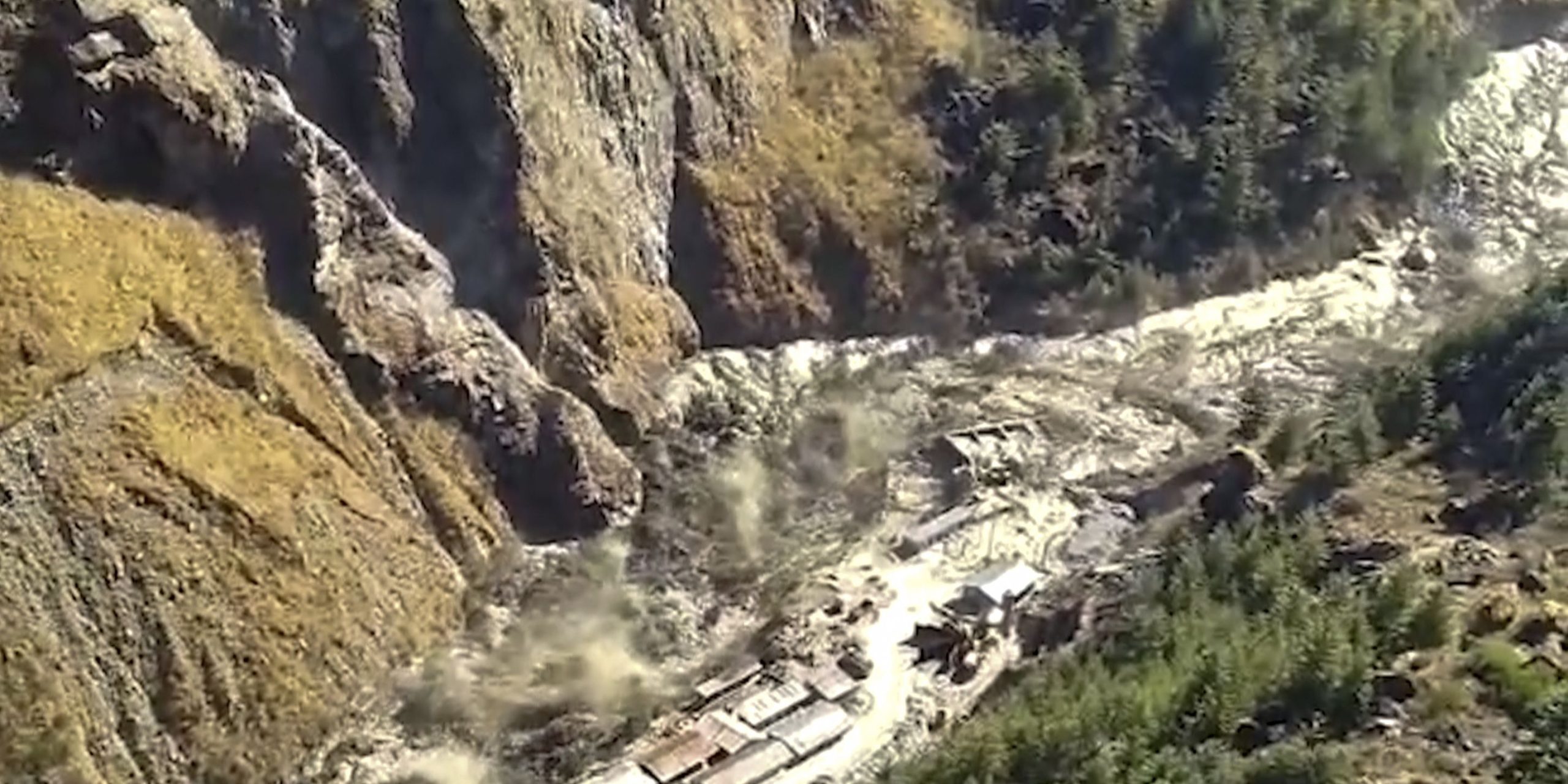 Longsor Di Pegunungan Himalaya Ganggu Akses Transportasi