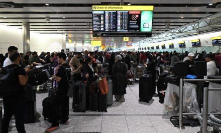 Bandara Eropa Protes Antrean Panjang Sistem Perbatasan Baru