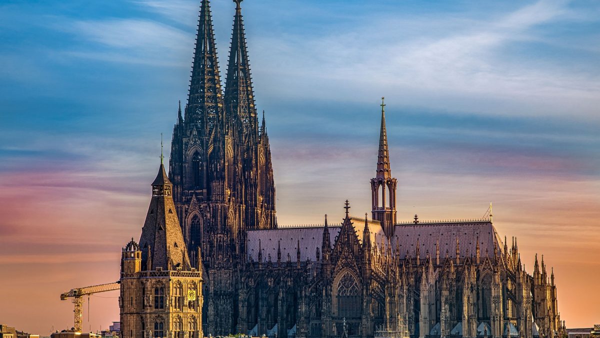 Destinasi Katedral Koln
