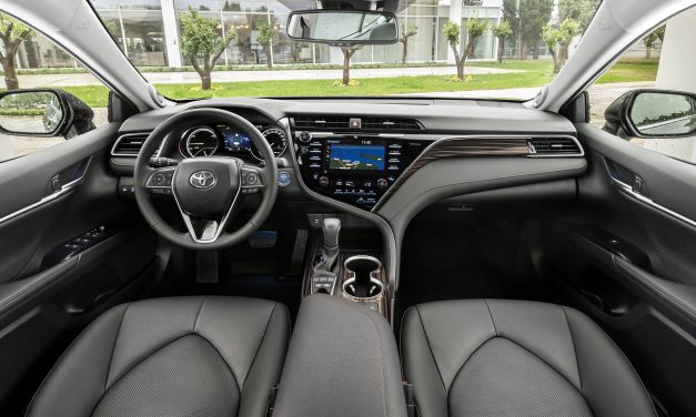 Interior Toyota Camry Mewah, Premium Dan Berkualitas Tinggi