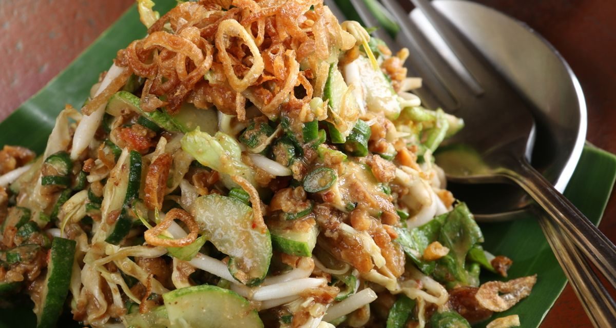 Karedok, Salad Tradisional Sunda Yang Segar Dan Kaya Rasa