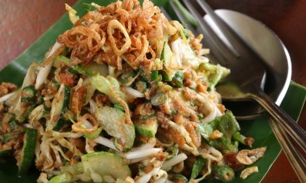 Karedok, Salad Tradisional Sunda Yang Segar Dan Kaya Rasa