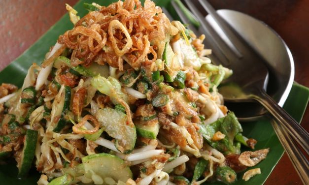 Karedok, Salad Tradisional Sunda Yang Segar Dan Kaya Rasa