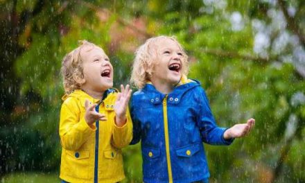 Musim Hujan, Ini Tips Lindungi Kesehatan Si Buah Hati