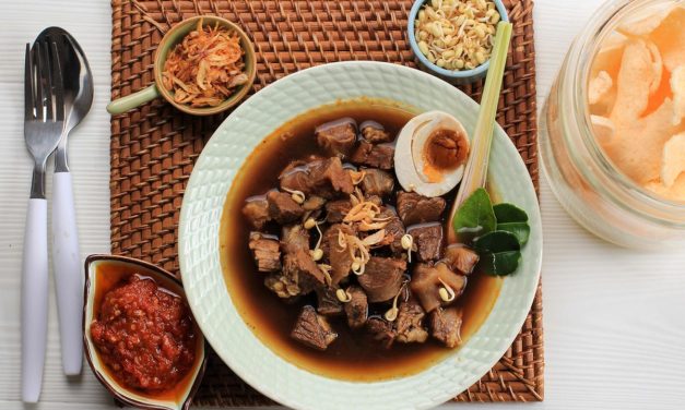 Rawon, Sup Daging Hitam Khas Jawa Timur yang Kaya Cita Rasa