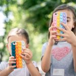 Pentingnya Menerapkan Pembatasan Ponsel Pada Anak