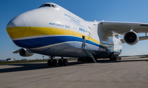 Pesawat Antonov Di Kenal Dengan Ukuran Yang Sangat Besar