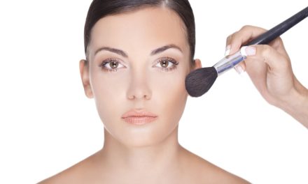 Retouch Makeup Andalan Wanita Yang Ingin Selalu Tampil Cantik