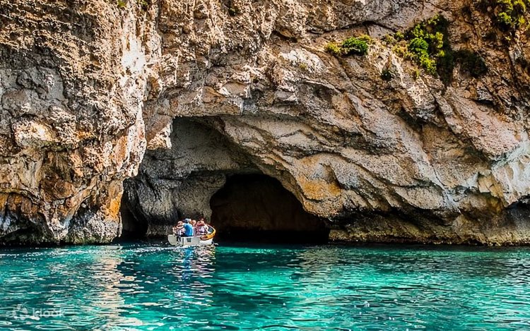The Blue Grotto, Keajaiban Alam Yang Menakjubkan Di Italy